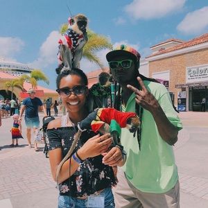 Meet your Posher, Maya